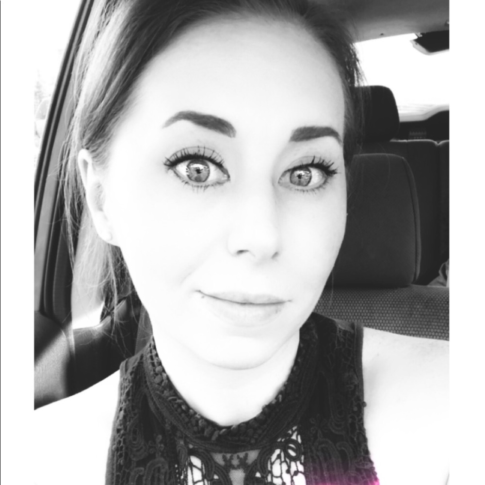 Meet your Posher, Niki